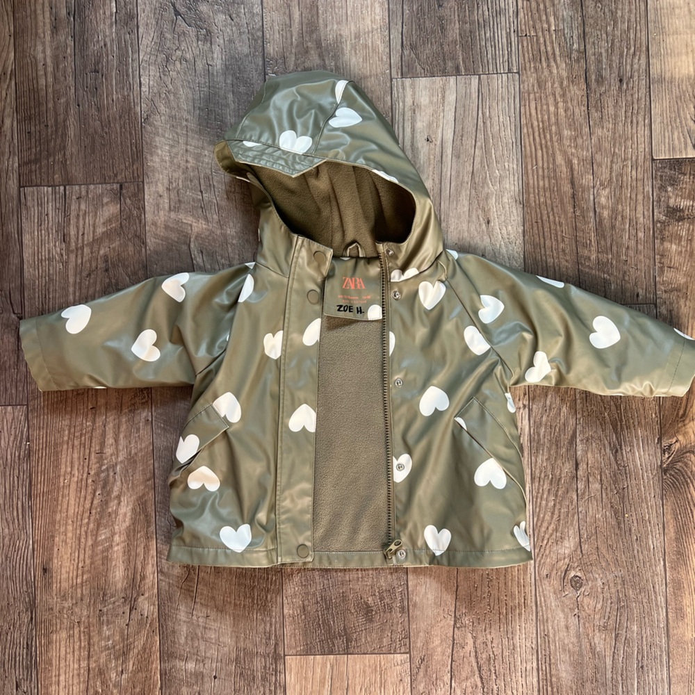 Zara Toddler HEARTS RUBBERIZED RAINCOAT (12-18m)